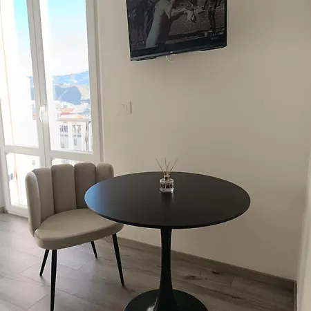 Donna Giovanna アパート *